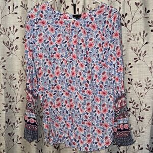 Women’s Talbot Blouse
Size Medium